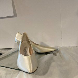 Dyeable shoes Vintage Ivory Pump, medium heel